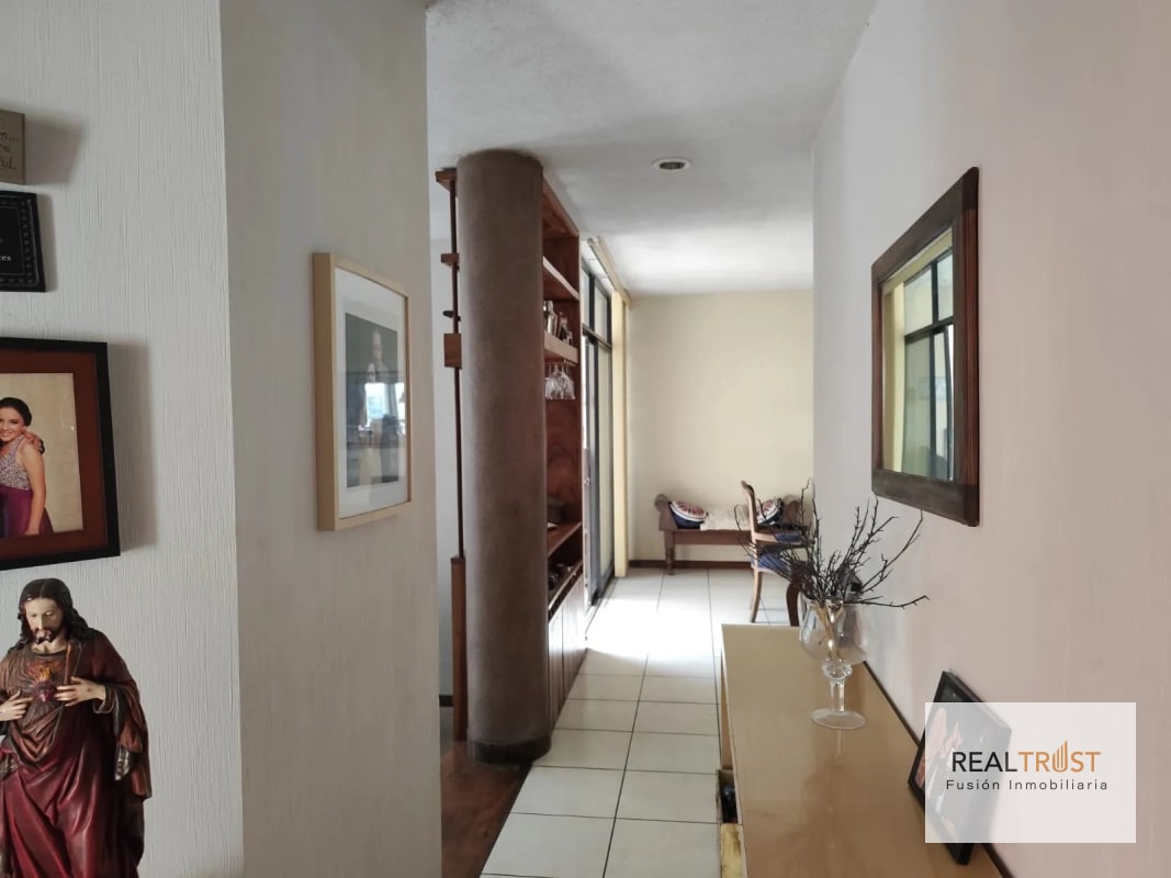 CASA EN VENTA LAS CHARCAS ZONA 11 - 6