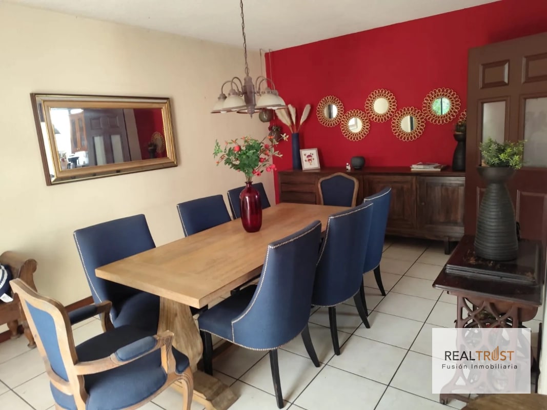 CASA EN VENTA LAS CHARCAS ZONA 11 - 9