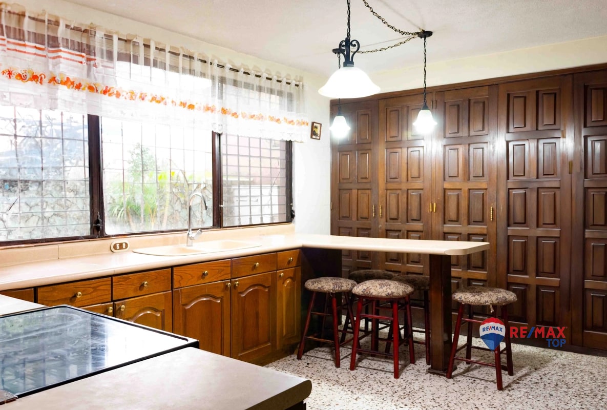 CASA EN COND. LA MONTAÑA, ZONA 16 - 6