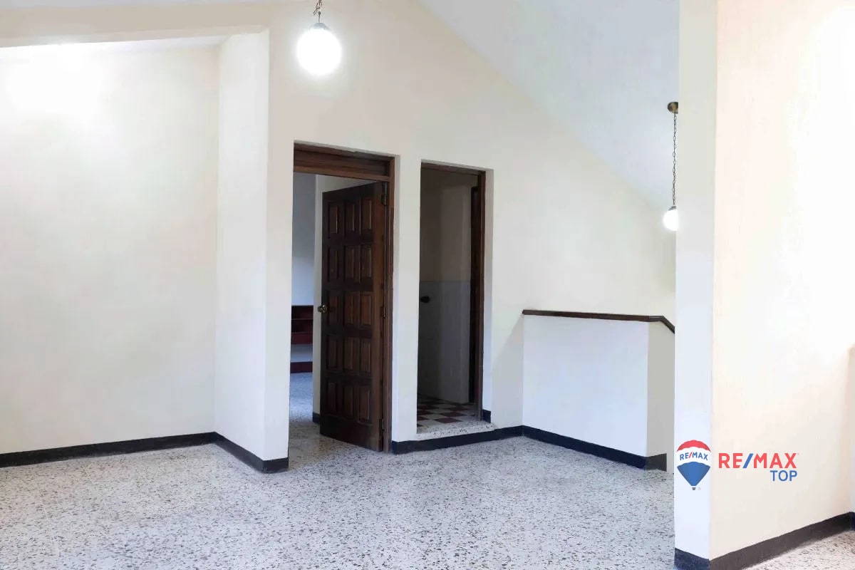 CASA EN COND. LA MONTAÑA, ZONA 16 - 5
