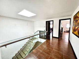 Casa moderna con piscina 4 habs / fuera de garita Z.14 — Casa en Venta en Zona 14, Guatemala, Ciudad — miniatura 13 de 16