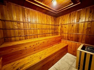 Casa moderna con piscina 4 habs / fuera de garita Z.14 — Casa en Venta en Zona 14, Guatemala, Ciudad — miniatura 4 de 16