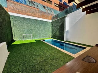 Casa moderna con piscina 4 habs / fuera de garita Z.14 — Casa en Venta en Zona 14, Guatemala, Ciudad — miniatura 3 de 16