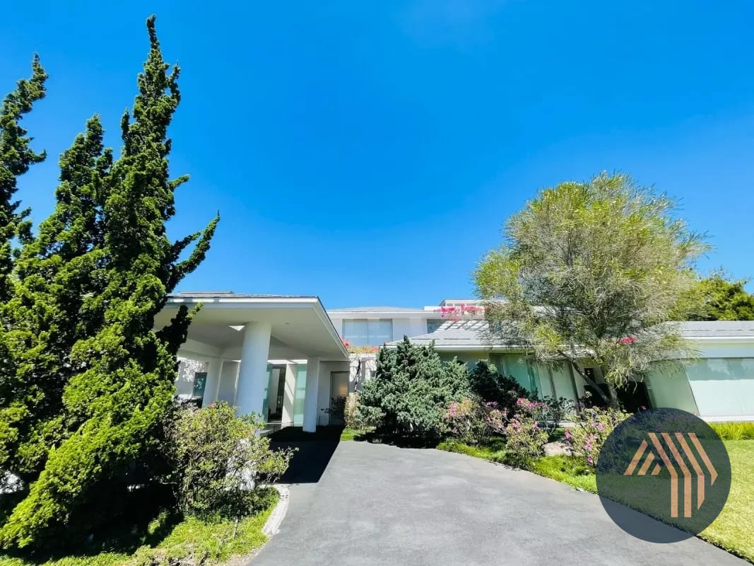 Venta de Lujosa Mansión con Piscina y Helipuerto - Sausalito, Fraijanes — Casa en Venta en Sausalito, Carretera a El Salvador, Guatemala, Ciudad — foto 1 de 17