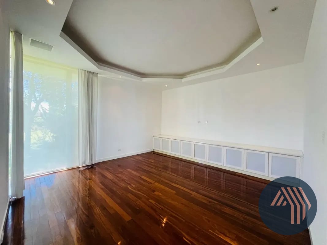 Venta de Lujosa Mansión con Piscina y Helipuerto - Sausalito, Fraijanes — Casa en Venta en Sausalito, Carretera a El Salvador, Guatemala, Ciudad — foto 4 de 17