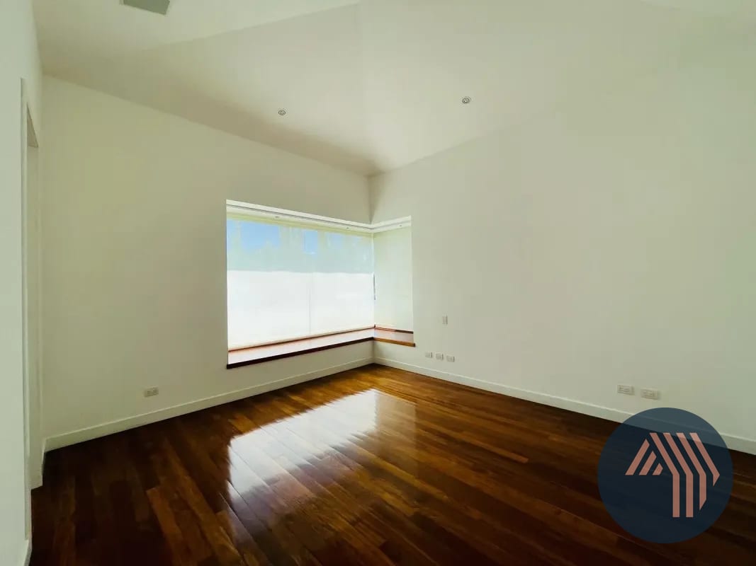 Venta de Lujosa Mansión con Piscina y Helipuerto - Sausalito, Fraijanes — Casa en Venta en Sausalito, Carretera a El Salvador, Guatemala, Ciudad — foto 2 de 17