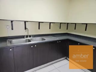 Edificio de oficinas con sótano en Zona 10 — Edificio en Alquiler en Zona 10, Guatemala, Ciudad — miniatura 8 de 13