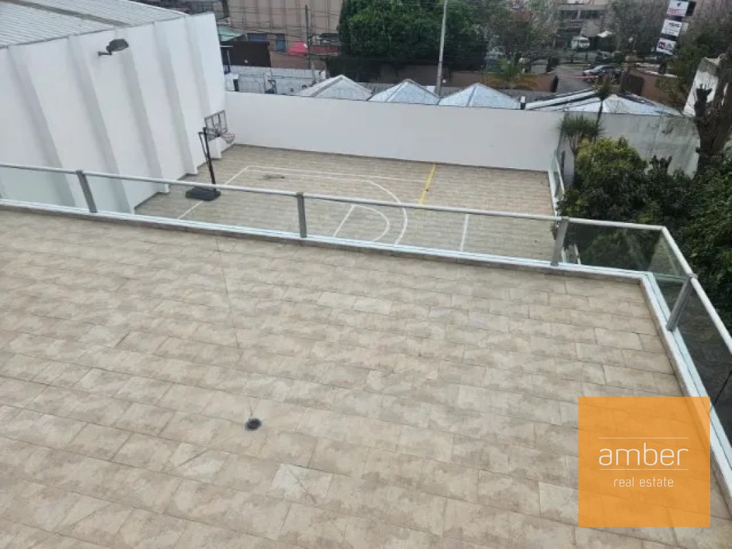 Edificio de oficinas con sótano en Zona 10 - 3