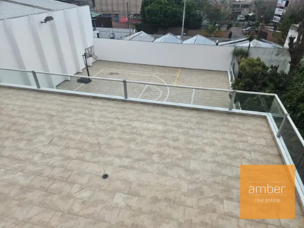 Edificio de oficinas con sótano en Zona 10 — Edificio en Alquiler en Zona 10, Guatemala, Ciudad — foto 4 de 13