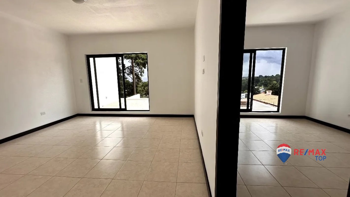 CASA NUEVA DENTRO DE COND. ARRAZOLA - 7