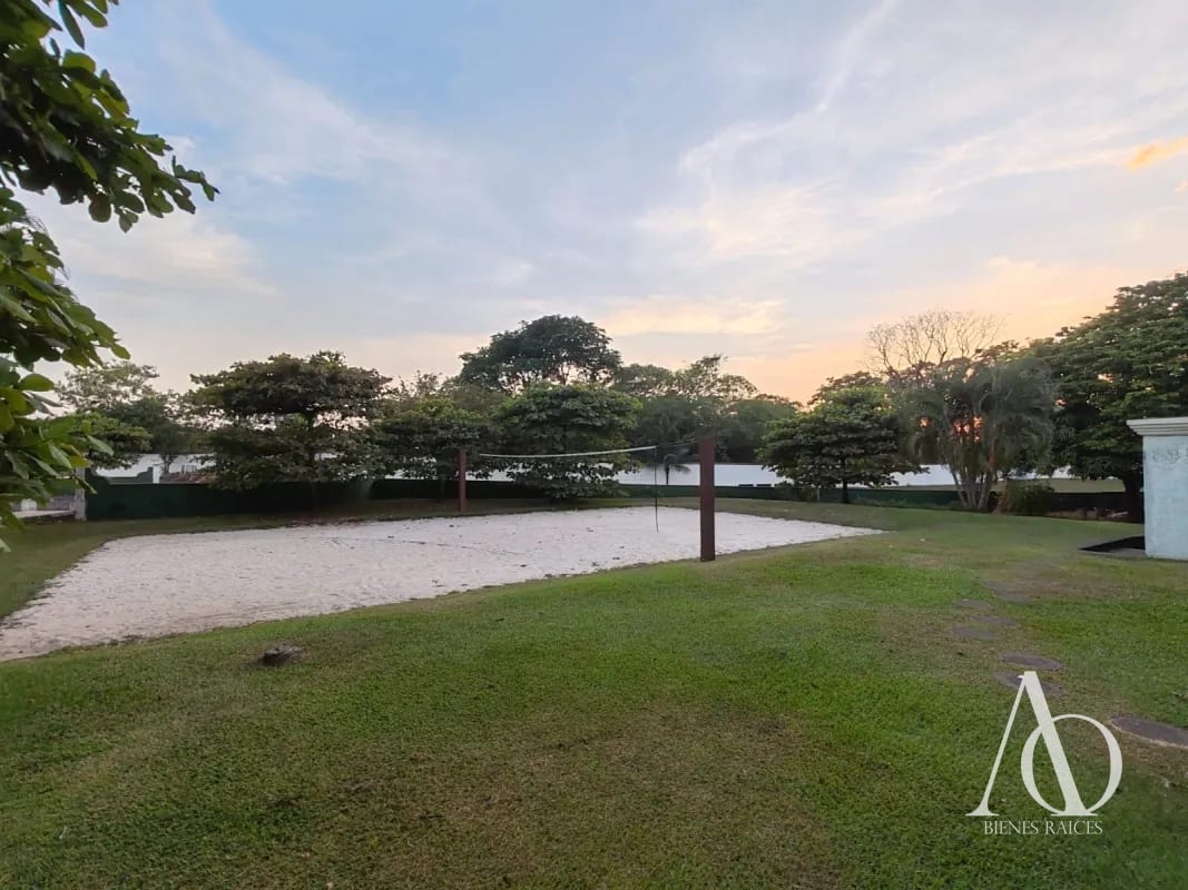 Casa en Venta en Pacific Gardens, Escuintla / EN DIRECTO — Casa vacacional en Venta en Puerto Quetzal, Escuintla — foto 1 de 15