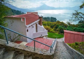Casa en venta con vista al Lago de Atitlan a 20 minutos de Panajachel — Casa vacacional en Venta en San Andres Semetabaj, Sololá — miniatura 9 de 17