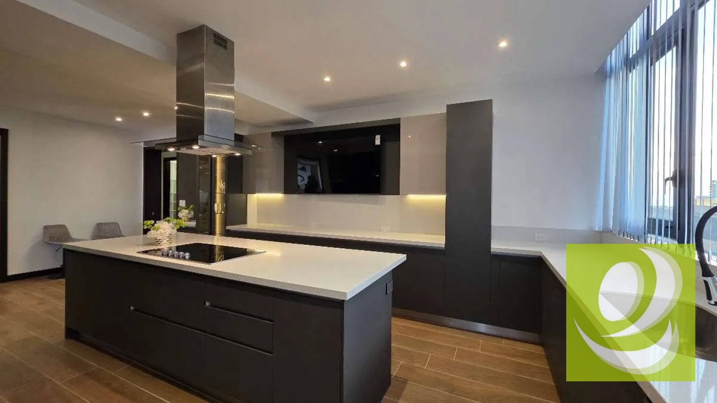 ESPECTACULAR PENT-HOUSE EN ZONA 10 VENTA - 10