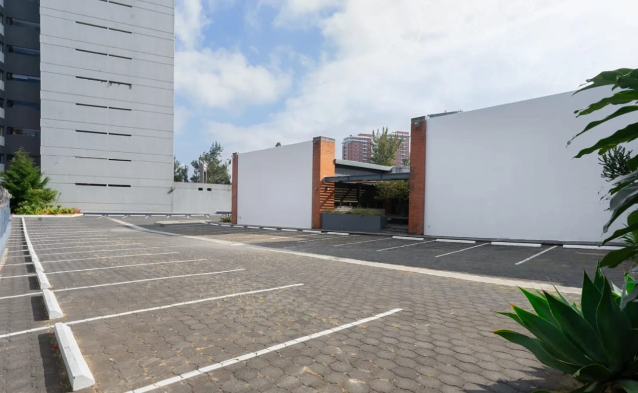 Interesante Propiedad en alquiler para Negocio, Academias, Universidades, Restaurantes, Negocios de Entretenimiento y más en zona 15. — Local en Alquiler en Zona 15, Guatemala, Ciudad — foto 11 de 11