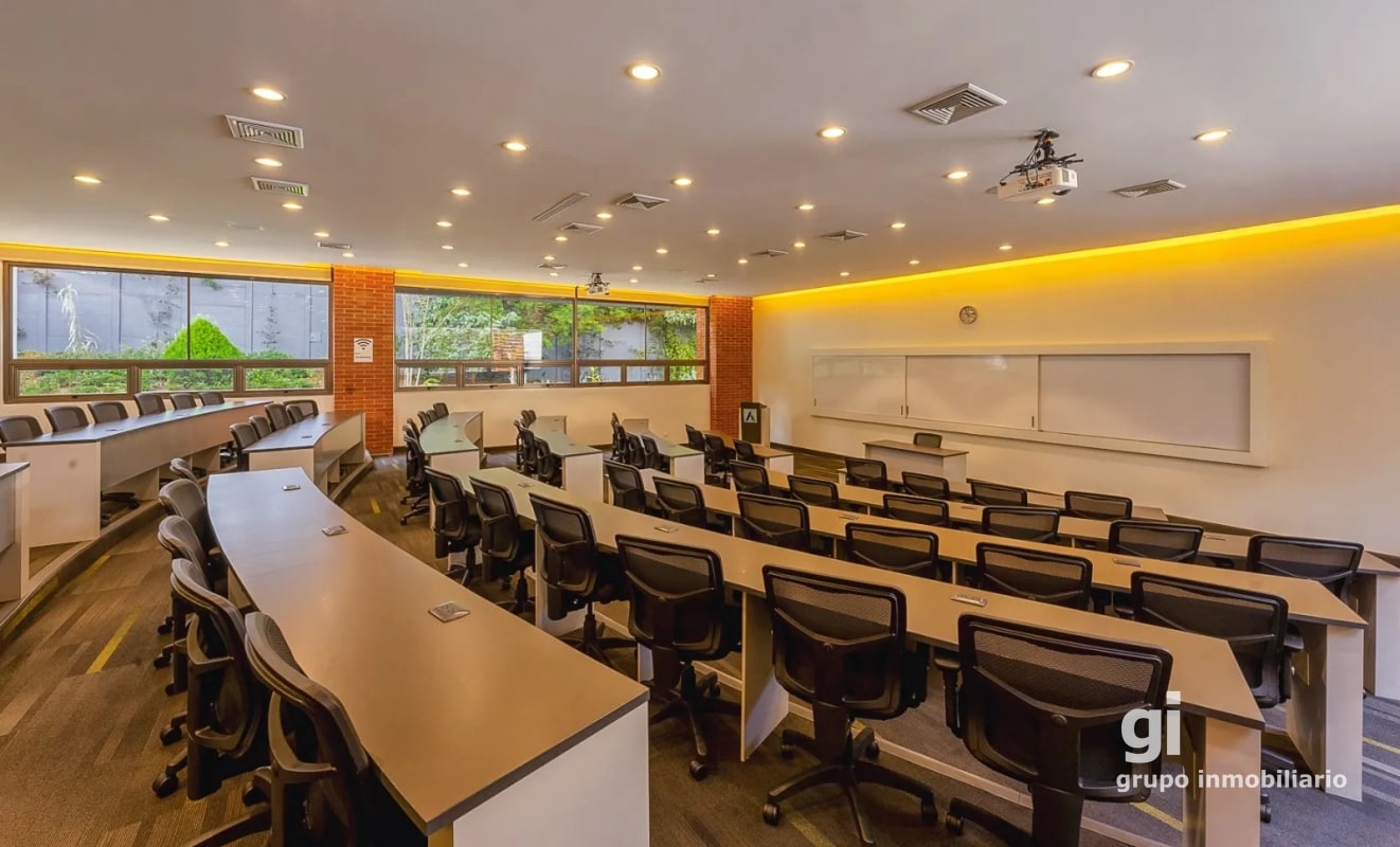 Interesante Propiedad en alquiler para Negocio, Academias, Universidades, Restaurantes, Negocios de Entretenimiento y más en zona 15. - 5