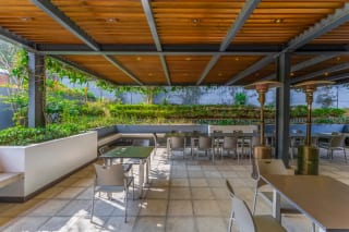 Interesante Propiedad en alquiler para Negocio, Academias, Universidades, Restaurantes, Negocios de Entretenimiento y más en zona 15. — Local en Alquiler en Zona 15, Guatemala, Ciudad — miniatura 2 de 11