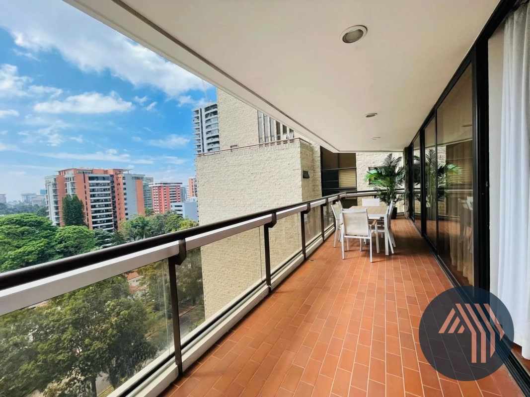 VENTA DE CÉNTRICO APARTAMENTO AMUEBLADO - TIFFANY, ZONA 10 - 9