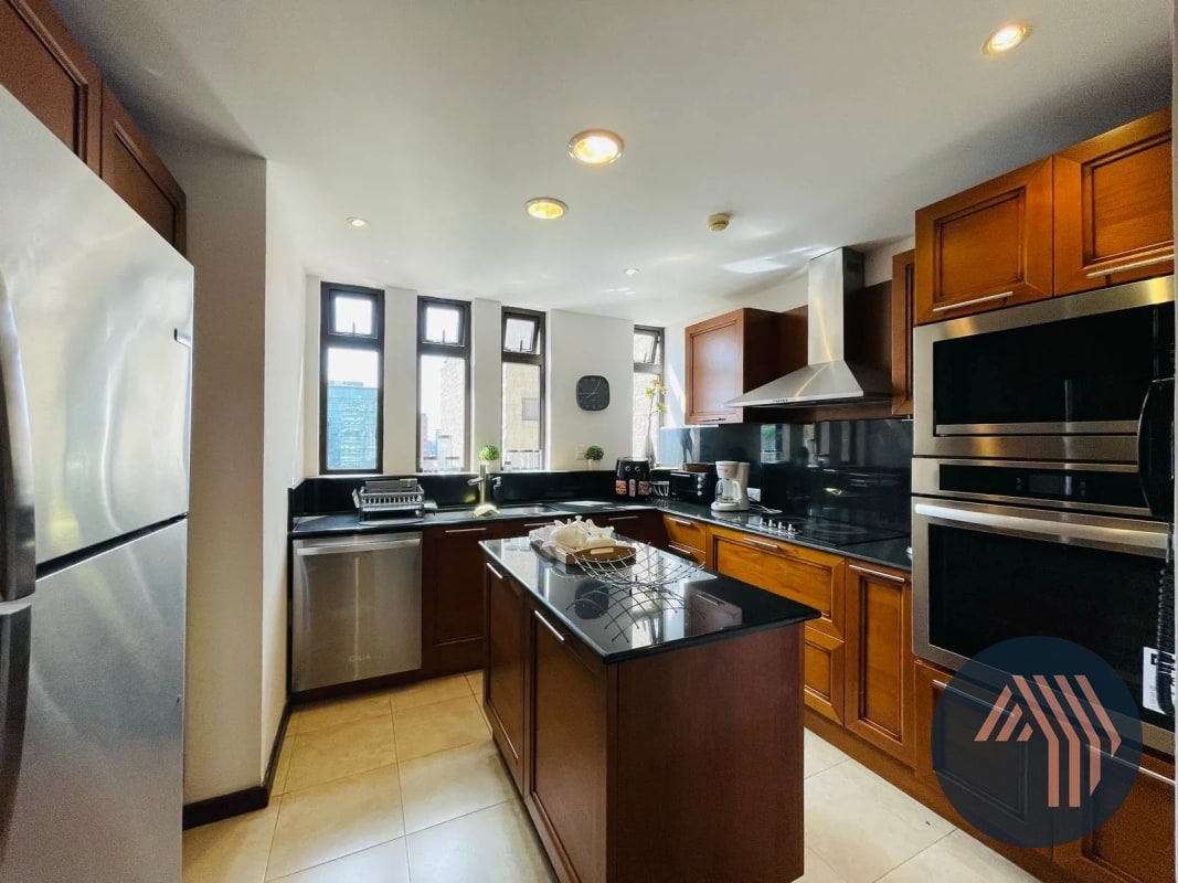 VENTA DE CÉNTRICO APARTAMENTO AMUEBLADO - TIFFANY, ZONA 10 - 10