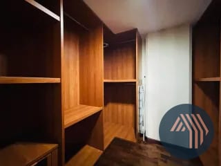 VENTA DE CÉNTRICO APARTAMENTO AMUEBLADO - TIFFANY, ZONA 10 — Apartamento en Venta en Tiffany II, Zona 10, Guatemala, Ciudad — miniatura 2 de 15
