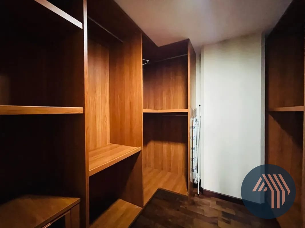 VENTA DE CÉNTRICO APARTAMENTO AMUEBLADO - TIFFANY, ZONA 10 — Apartamento en Venta en Tiffany II, Zona 10, Guatemala, Ciudad — foto 2 de 15
