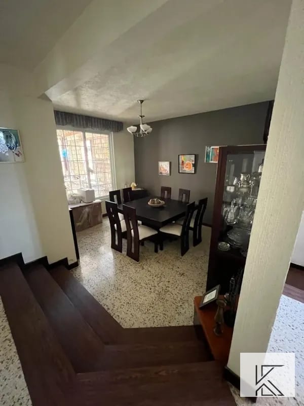 Bella casa en Venta en zona 7 de Mixco, a pocas cuadras de la a Roosevelt — Casa en Venta en Zona 7 Mixco, Guatemala, Ciudad — foto 2 de 16