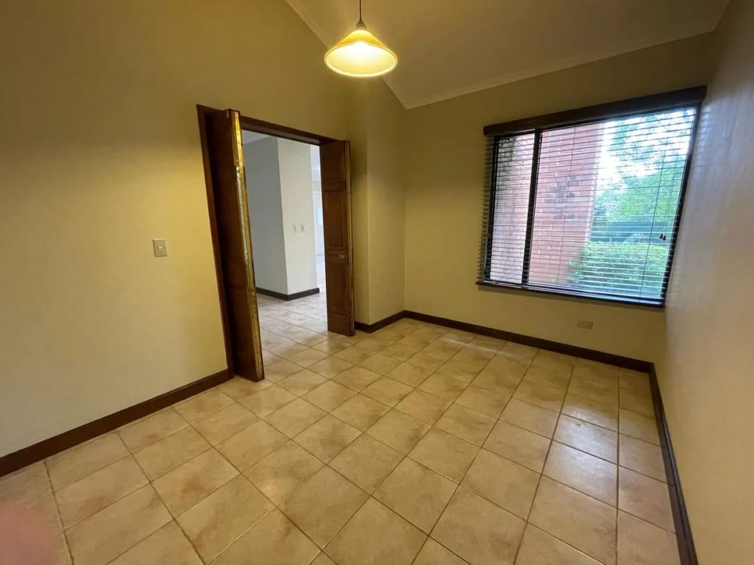 Casa en Las Rotondas — Casa en Venta en km 16-20, Carretera a El Salvador, Guatemala, Ciudad — foto 11 de 15