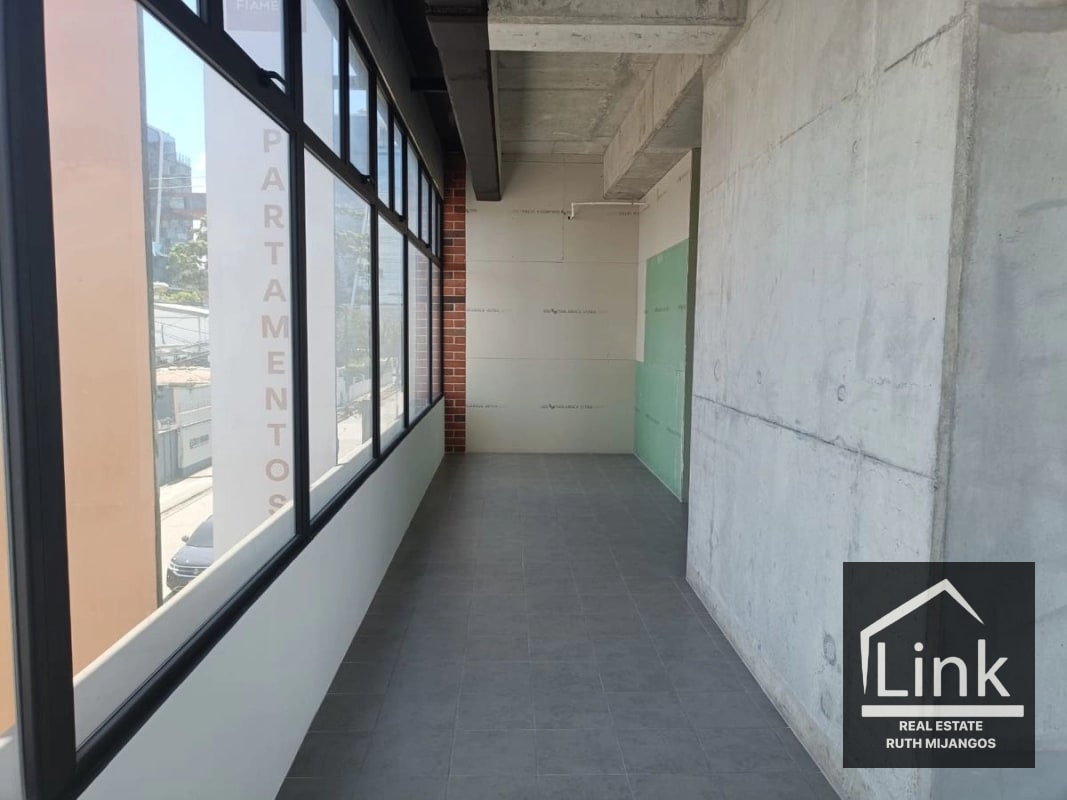 Renta de Local Comercial zona 10 - 6