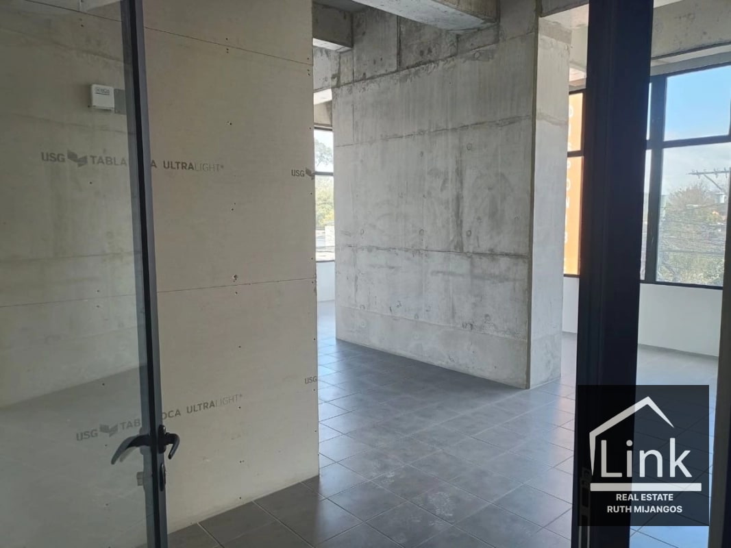 Renta de Local Comercial zona 10 - 3