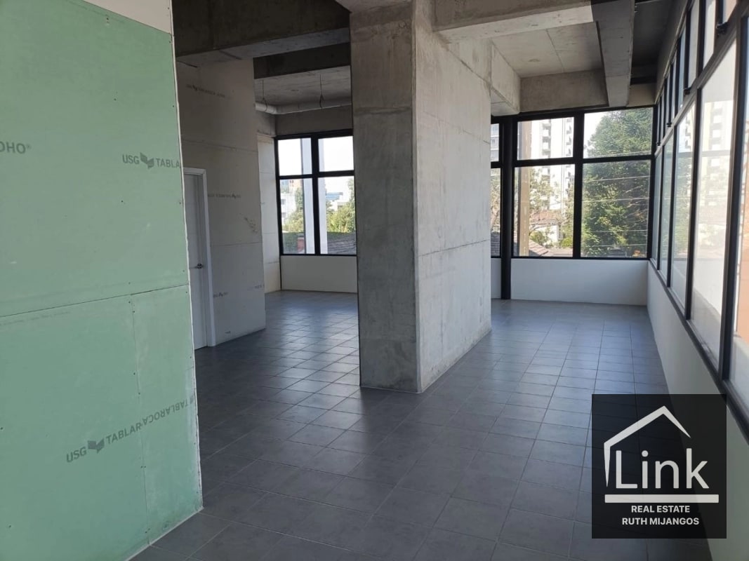 Renta de Local Comercial zona 10 - 2