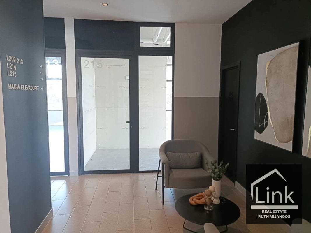 Renta de Local Comercial zona 10 - 1
