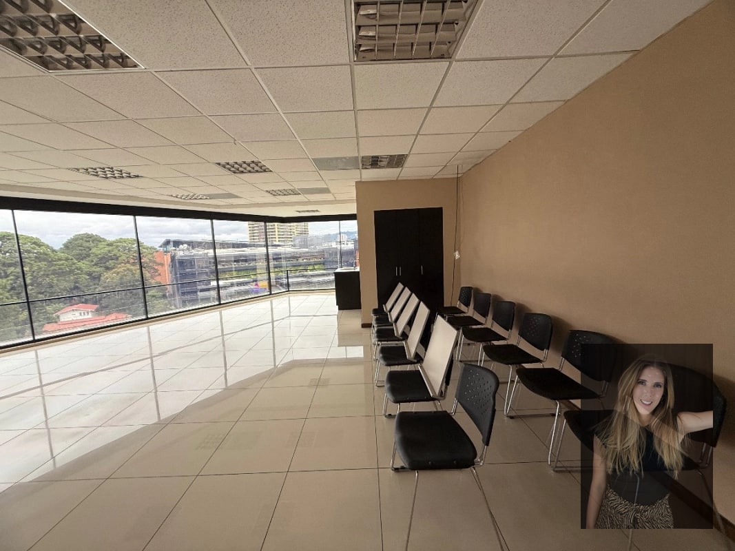 Oficina en renta en Design Center zona 10 - 2