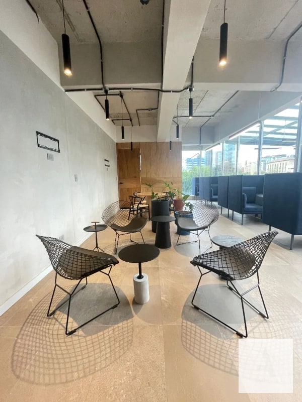 Moderna oficina para estrenar, completamente equipada y decorada - Zona 10 - 9