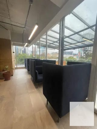 Moderna oficina para estrenar, completamente equipada y decorada - Zona 10 — Oficina en Alquiler en Vasanta, Zona 10, Guatemala, Ciudad — miniatura 6 de 9