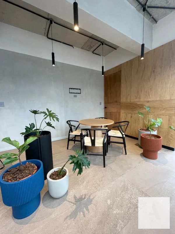 Moderna oficina para estrenar, completamente equipada y decorada - Zona 10 - 2