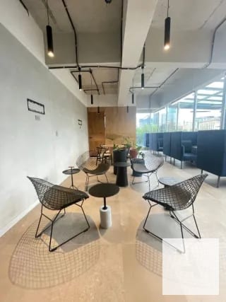 Moderna oficina para estrenar, completamente equipada y decorada en VENTA - Zona 10 — Oficina en Venta en Vasanta, Zona 10, Guatemala, Ciudad — miniatura 1 de 8