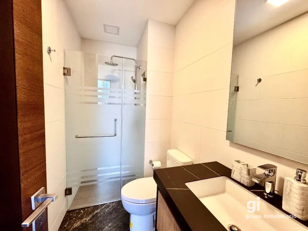 Apartamento en Renta en Zona 10 con Espacios Amplios y Funcionales + Amenidades Exclusivas — Apartamento en Alquiler en Zona 10, Guatemala, Ciudad — foto 14 de 17