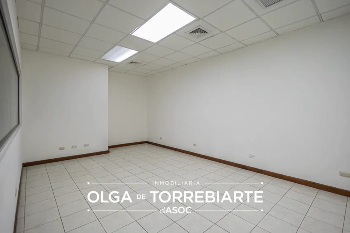 Oficina en Zona Pradera, Zona 10 — Oficina en Alquiler en Zona Pradera, Zona 10, Guatemala, Ciudad — foto 11 de 14