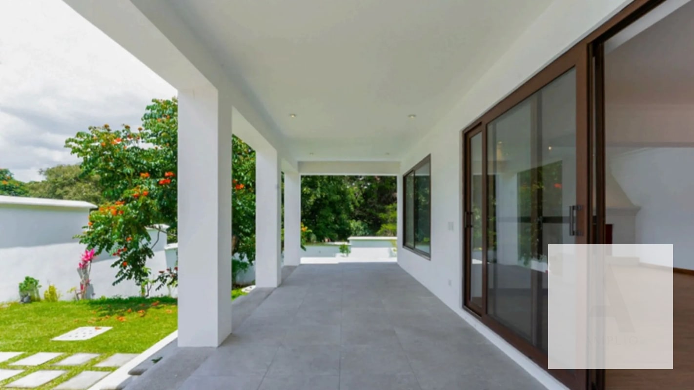 Casa con amplio jardín para estrenar en VENTA -Antigua Guatemala - 6