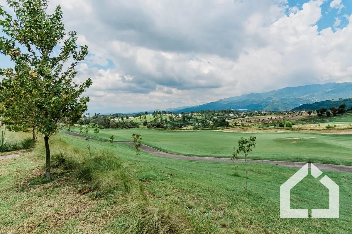 Terreno en venta con vistas premium en El Pulté Golf, zona 16 — Terreno en Venta en El Pulté Golf, Zona 16, Guatemala, Ciudad — foto 4 de 9