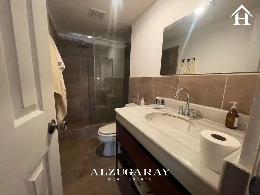 APTO AMPLIO BALCÓN  3 HAB. / EDIF.  ZONA 16 — Apartamento en Venta en Zona 16, Guatemala, Ciudad — foto 3 de 10