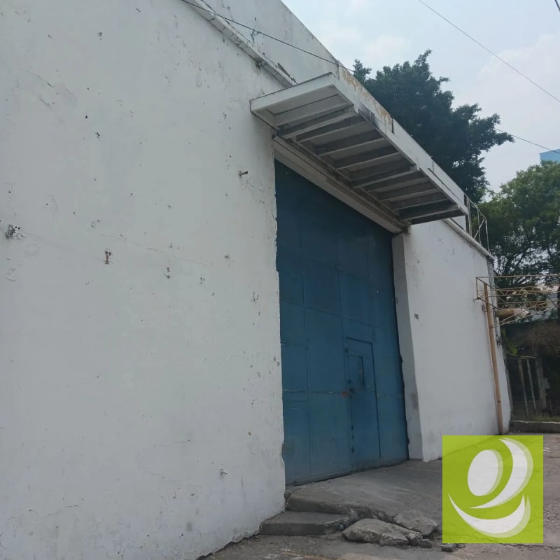 Renta Sobre Calzada Aguilar Batres de Bodega - 2