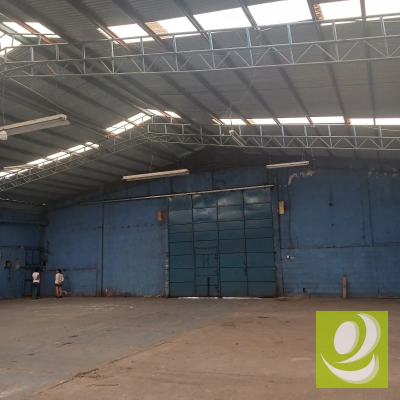 Bodega situada en Aguilar Batres frente al cruce a CENMA - 2