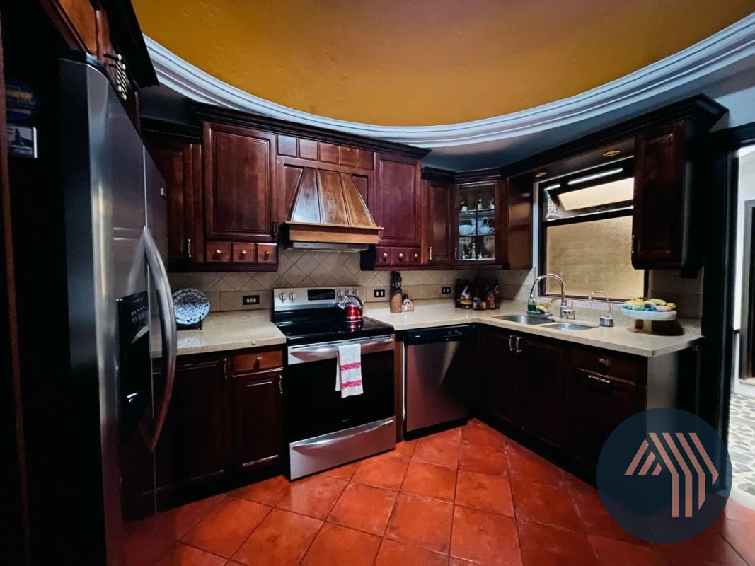 VENTA DE HERMOSA CASA ESTILO COLONIAL - LABOR DE CASTILLA - 13