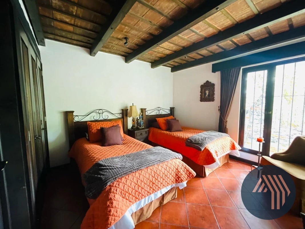 VENTA DE HERMOSA CASA ESTILO COLONIAL - LABOR DE CASTILLA - 1