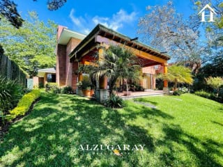 CASA C / JARDÍN Y PÉRGOLA - 3 HAB./ LAS ROTONDAS CAES — Casa en Venta en Carretera a El Salvador, Guatemala, Ciudad — miniatura 1 de 17