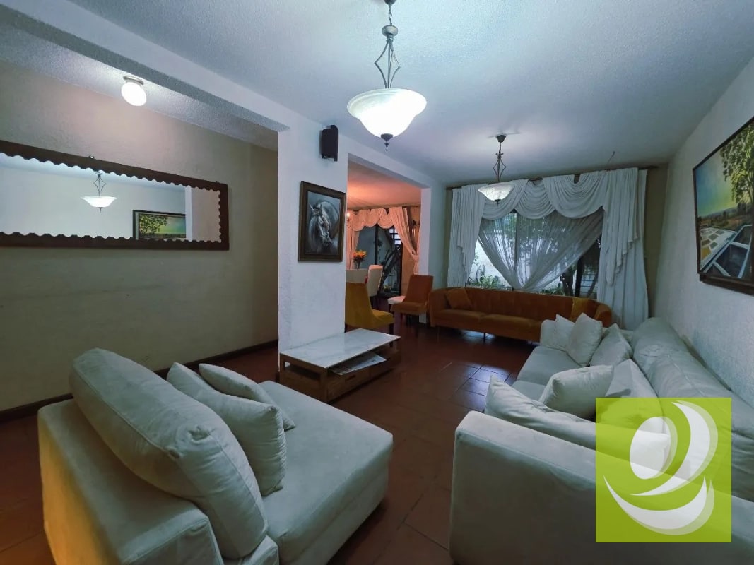 AMPLIA CASA EN VENTA EN SECTOR B4 SAN CRISTOBAL I - 11
