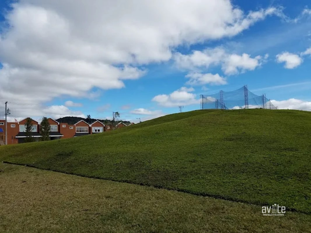 Cañadas del Naranjo, zona 4 de Mixco. Casa en venta Q1,900,000 — Casa en Venta en Montserrat II, Zona 4 Mixco, Guatemala, Ciudad — foto 6 de 15