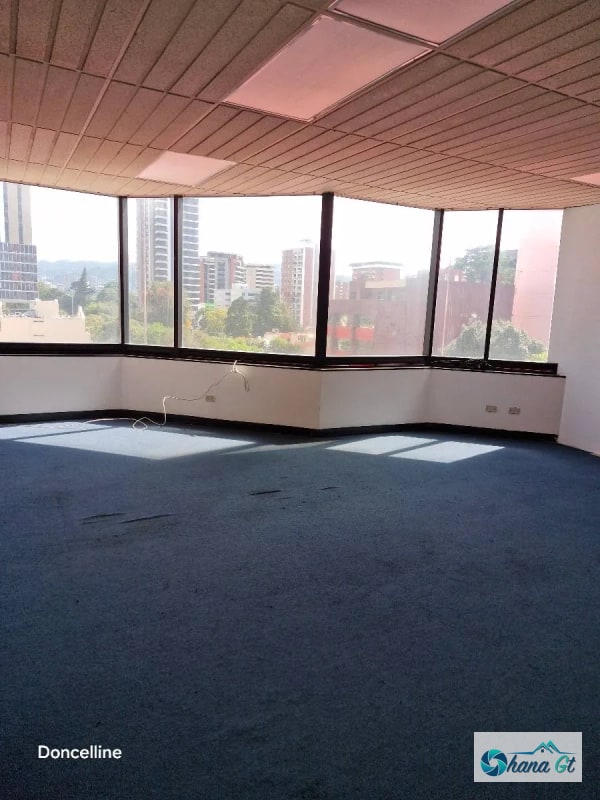 OFICINAS EN RENTA, EXCELENTE UBICACIÓN EN ZONA 10 - 2