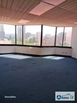 OFICINAS EN RENTA, EXCELENTE UBICACIÓN EN ZONA 10 — Oficina en Alquiler en Zona 10, Guatemala, Ciudad — miniatura 3 de 3