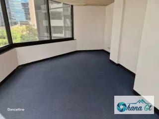 OFICINAS EN RENTA, EXCELENTE UBICACIÓN EN ZONA 10 — Oficina en Alquiler en Zona 10, Guatemala, Ciudad — miniatura 2 de 3